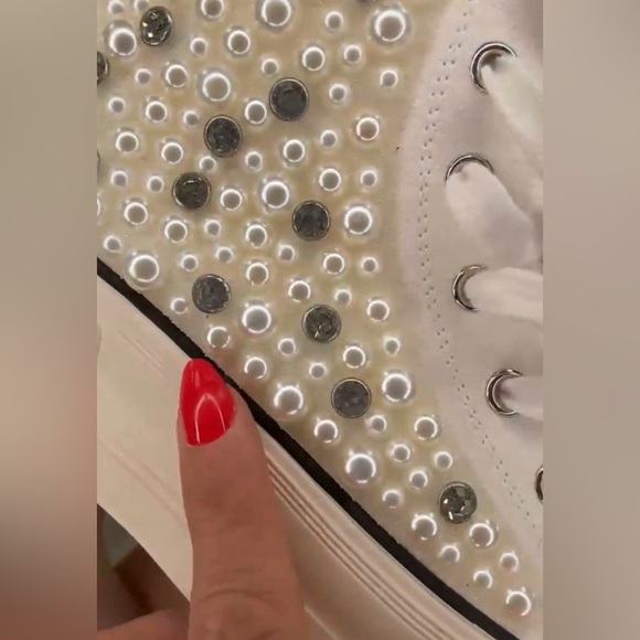 NWT Azalea Wang White Pearl/ Rhinestone High Top Sneakers. - Picture 8 of 11